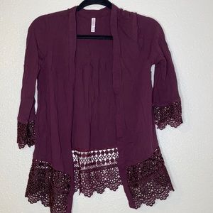 No holes or tear on this beautiful cardigan size small